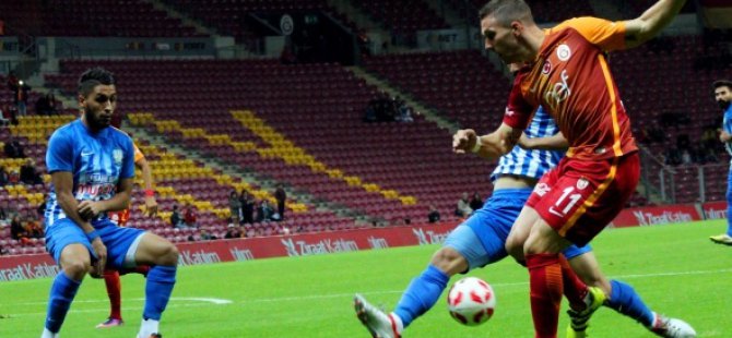 Dersimspor taraftarı Arena'ya damga vurdu