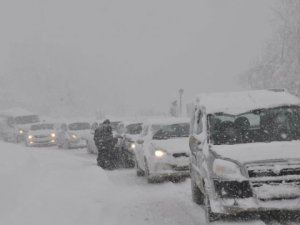 Tunceli Pertek yolu trafiğe kapatıldı