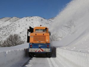 Pertek Karayolu Ulaşıma Açıldı