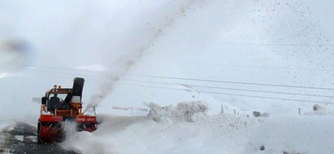 138 Köy Yolu Ulaşıma Kapandı