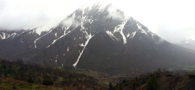 Ekipler Helikopterin Bulunduğu Bölgeye Ulaştı