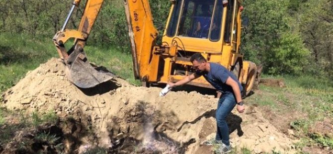 Dersim'de Telef Olan Hayvanlar Gömüldü