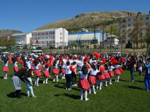 Hozat’ta 23 Nisan coşkusu