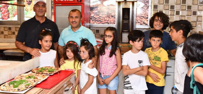 Ünlü Pizzacı Zeynel Arı, çocuklar için pizza yaptı  VİDEO HABER