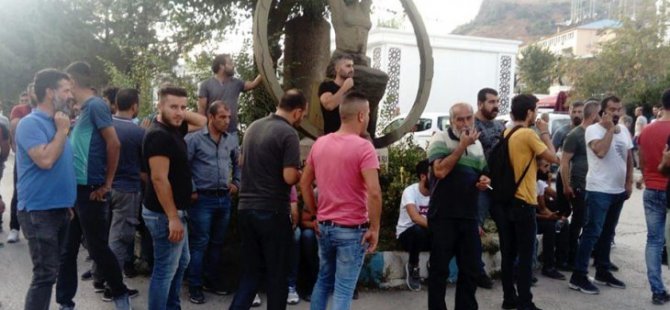 Taşıma ücretine tepki gösteren şoförlerden protesto