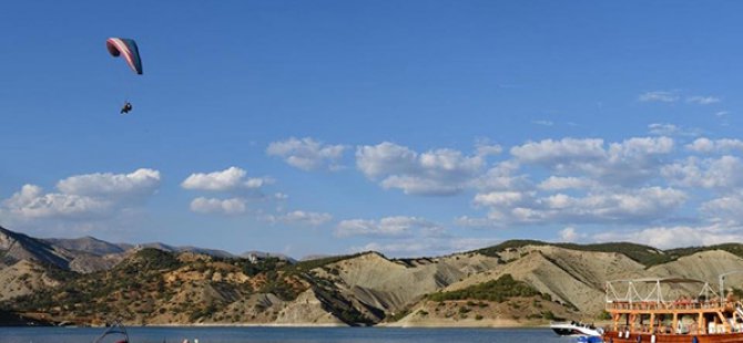 Dersim’de yamaç paraşütü heyecanı