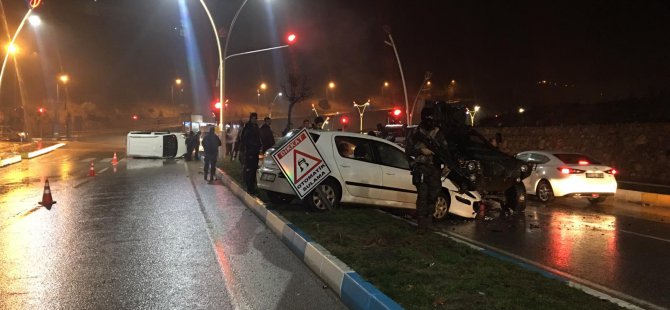 Zırhlı polis aracı kaza yaptı: 3 yaralı