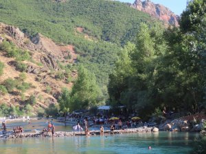 Avrupa ve Türkiye'den gelen turistler Dersim'i tercih ediyor