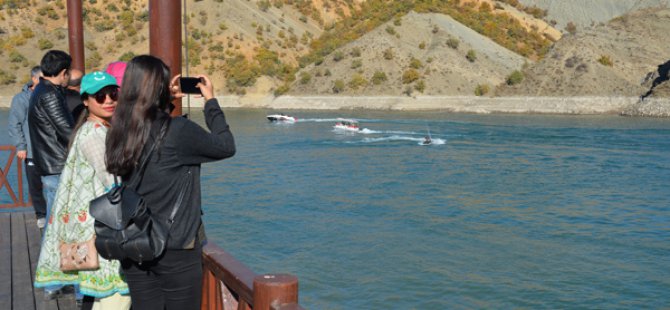 Uzunçayır Baraj Gölü su sporları merkezine dönüştü