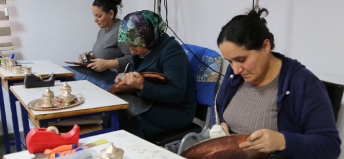 Bakır, kadınların elinden sanata dönüşüyor