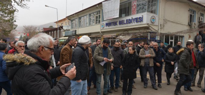 Pertek Belediyesinin işçi alımlarına tepki