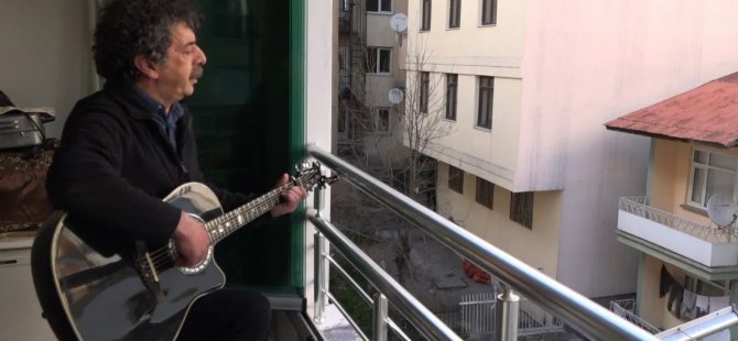 Sanatçı Metin Kahraman'dan balkon konseri VİDEO