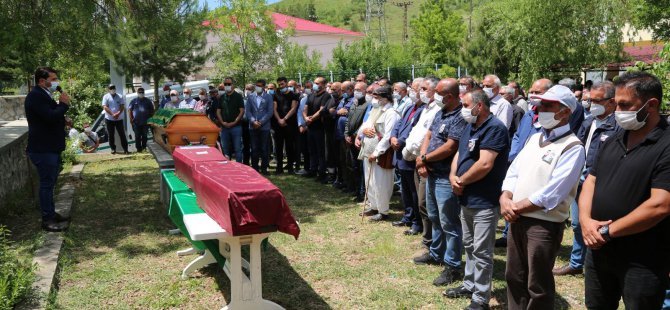 Havuzda ölü bulunan anne ile çocukları toprağa verildi