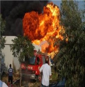 Hazırladıkları bomba ellerinde patladı