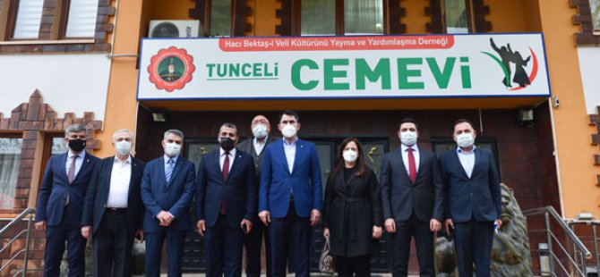 Çevre ve Şehircilik Bakanı Kurum, cemevini ziyaret etti