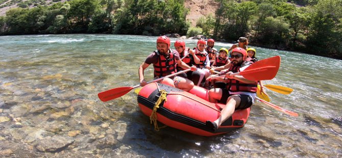 Turistlerin Dersim'e akını sürüyor