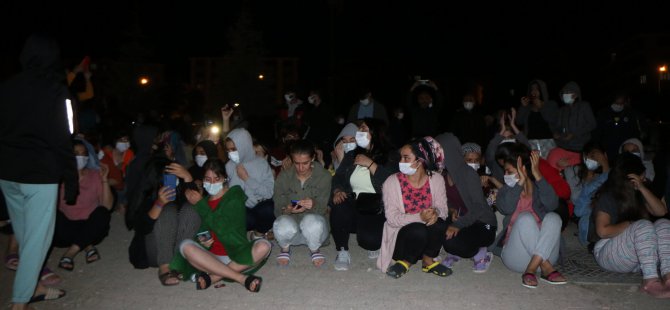 Öğrencilerden yurt protestosu