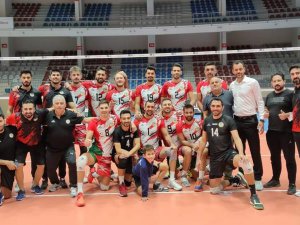 Cizre Belediyesi voleybol takımı çeyrek finalde