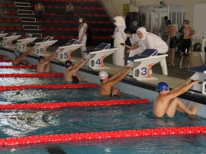 ‘Palandöken Yüzme Yarışları’ nefes kesti