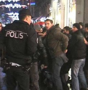 Beyoğlu'nda tehlikeli anlar! VİDEO/GALERİ