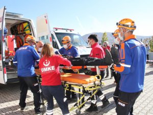 Elazığ’da gerçeği aratmayan deprem ve yangın tatbikatı: 500 kişi katıldı