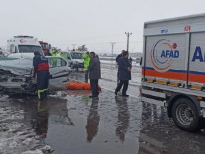 Otomobille tır çarpıştı: 1 ölü