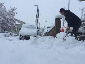 Bingöl’de kar esareti, 175 köy yolu ulaşıma kapandı