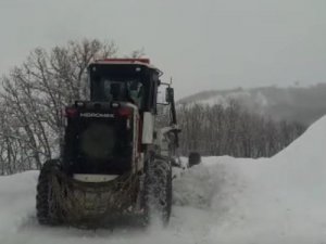 107 köy yolu ulaşıma kapandı