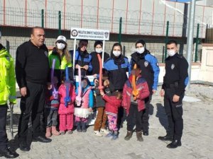 Polisten dilenen çocuklara yönelik farkındalık çalışması