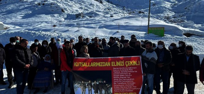 Nazımiye Kaymakamı protesto edildi