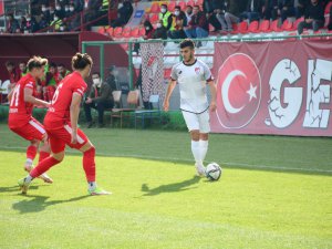 Elazığspor’da Selim Enes sezonu kapattı