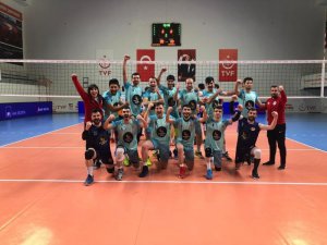 Hakkarili gençlerin voleybol başarısı