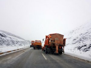 Yüksek kesimlerde kar yağışı etkili oldu