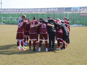 Elazığspor 18 futbolcuyla Sakarya’ya gitti