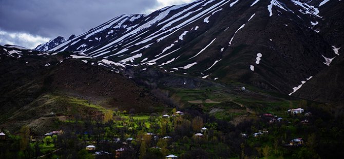 Dersim'in yaylalarında ilkbahar ve kış manzaraları bir arada