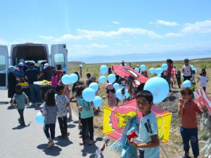 Tuşba Belediyesi’nden, öğrenciler için uçurtma şenliği düzenledi