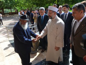 Diyanet İşleri Başkanı'na 'cemevlerinin statüsü' sorusu