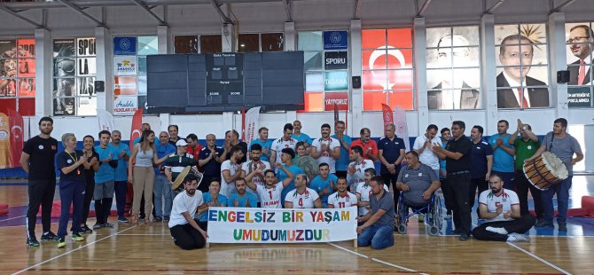 Munzur’da oturarak voleybol turnuvası