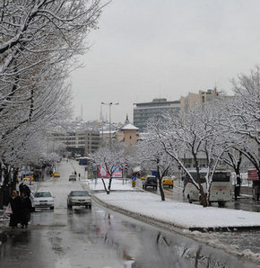 İstanbul'da kar etkisini artırıyor!