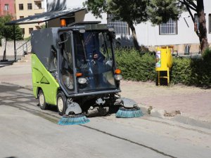 Elazığ Belediyesi şehir genelinde hijyen çalışmalarını sürdürüyor