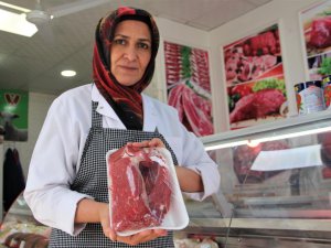 Vejetaryen olması kasap olmasına engel olmadı, çalışma titizliğiyle erkeklere taş çıkardı