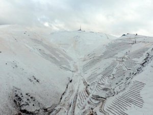 Zirve beyaza büründü eşsiz manzara dron ile havadan görüntülendi