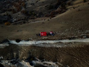 Gençler zirveye tırmanıp, Atatürk’ü andı