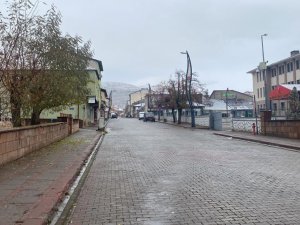 Her kışı çetin geçen Karlıova’da beklenen kar henüz yağmadı