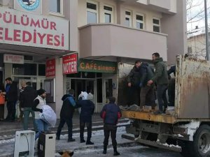 Pülümür’den Adıyaman’a 1 tır yardım malzemesi