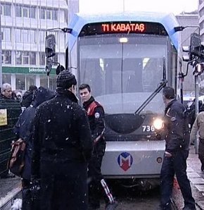 Kabataş'ta tramvay kazası