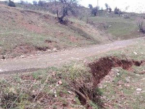 İl Özel İdaresi ekipleri yağış sonrası çalışmalarına başladı