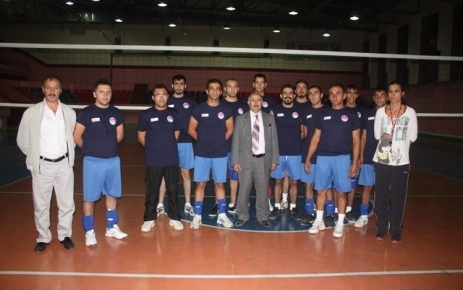 İl Özel İdaresi voleybol takımı çalışmalarına hız verdi