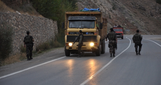 Tunceli'de Sivil Araca Ateş Açıldı: 1'i Polis 3 Yaralı