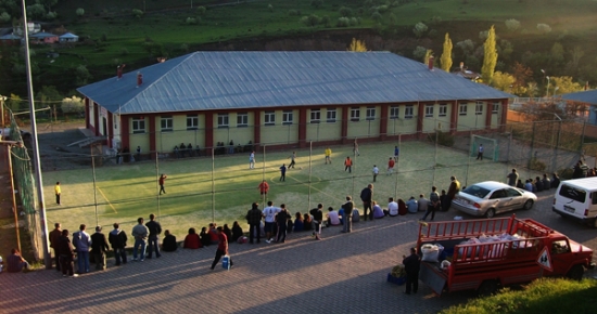 Pülümür’de Futbol Turnuvası Heyecanı